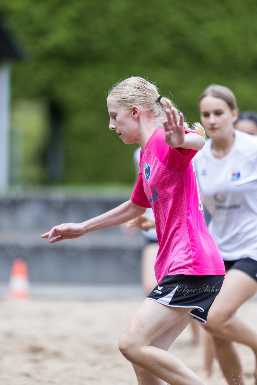 Bild 91 - wBJ/wCJ Beachsoccer Cup